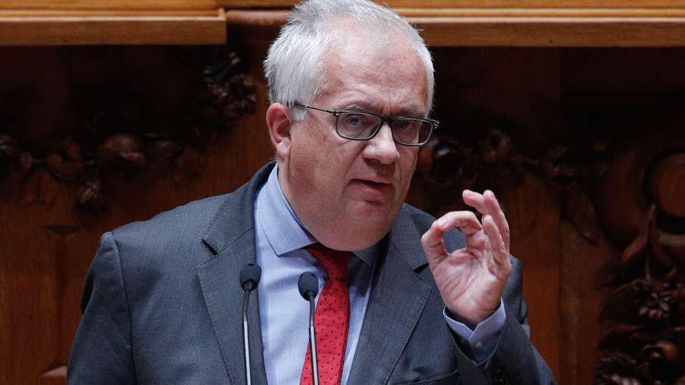 O ministro da Administração Interna, Eduardo Cabrita, no debate sobre o pedido de autorização de renovação do estado de emergência na Assembleia da República, em Lisboa, 20 de novembro de 2020. ANTÓNIO COTRIM/LUSA