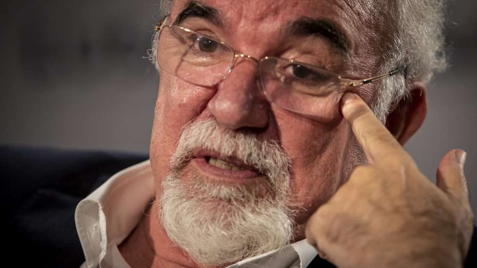 José António Vieira da Silva, ex-ministro do Trabalho e conselheiro da Comissão Europeia para os direitos sociais durante a presidência portuguesa da UE, no primeiro semestre de 2021, fala durante uma entrevista à Lusa, na sede da agência, em Lisboa, 25 de novembro de 2020. (ACOMPANHA TEXTO DA LUSA DO DIA 28 DE NOVEMBRO DE 2020). JOSÉ SENA GOULÃO/LUSA