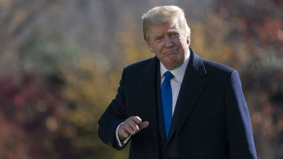 epa08851766 US President Donald J. Trump returns to the White House after spending Thanksgiving weekend at Camp David, in Washington, DC, USA, 29 November 2020.  EPA/Chris Kleponis / POOL