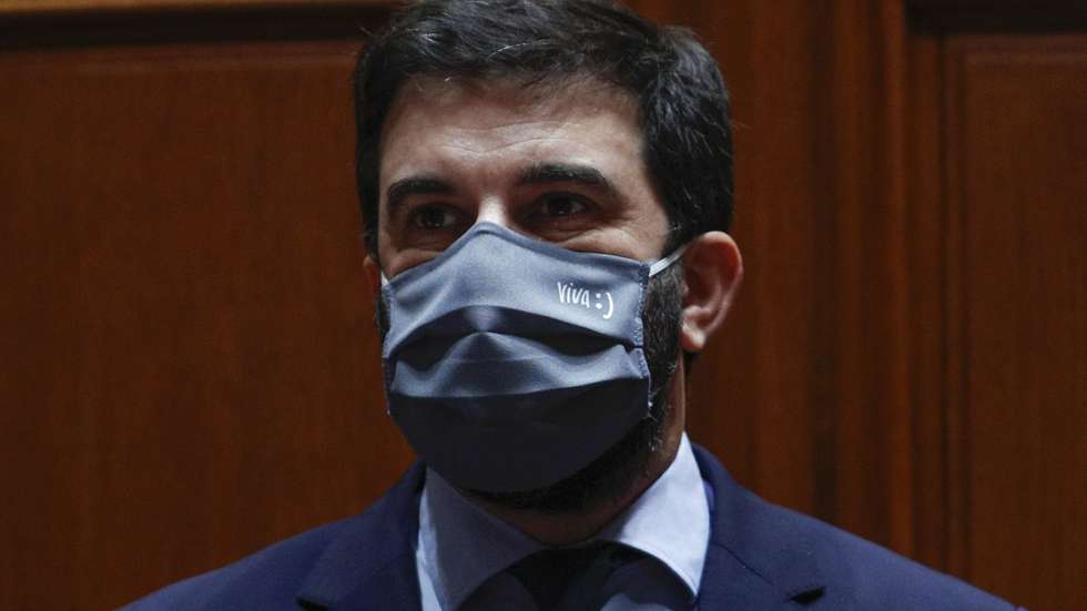 O ministro da Educação, Tiago Brandão Rodrigues, durante a sua audição (conjunta com a Comissão de Educação, Ciência, Juventude e Desporto), na Comissão de Orçamento e Finanças, no âmbito da apreciação na especialidade do Orçamento do Estado de 2021 (OE2021), na Assembleia da República, em Lisboa, 30 de outubro de 2020. ANTÓNIO COTRIM/LUSA