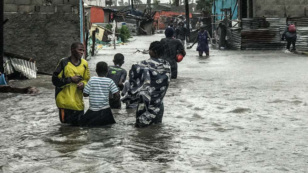 A cidade da Beira com sinais de destruição em todas as ruas e vários bairros alagados