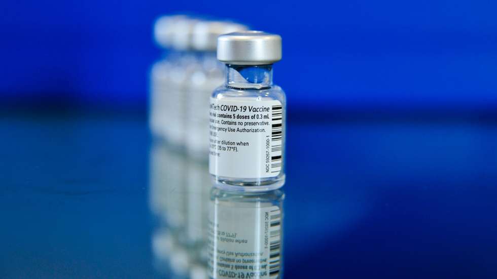 Frascos contendo a vacina para a covid-19 da Pfizer/BioNTech, que foi administrada por técnicas de enfermagem da Unidade de Saúde Familiar de Tornada a 21 utentes e quatro dos oito profissionais do lar Vista da Aldeia, nos Cabreiros, freguesia de Salir de Matos, que superaram um surto que durou entre os dias 12 de dezembro 2020 a 4 de janeiro 2021. Caldas da Rainha, 29 de janeiro de 2021. CARLOS BARROSO/LUSA