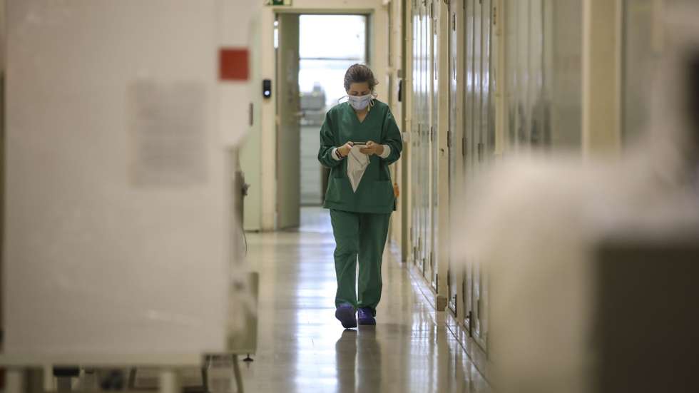 Mergulhados em dados, gráficos e relatórios, os investigadores do Instituto Nacional de Saúde Doutor Ricardo Jorge, INSA, que estudam a pandemia em Portugal saltaram para a linha da frente no combate à covid-19, desenhando cenários com o poder de influenciar decisões que afetam os 10 milhões de portugueses, em Lisboa, 24 fevereiro 2021. (ACOMPANHA TEXTO DA LUSA DO DIA 27 FEVEREIRO 2021). ANDRÉ KOSTERS/LUSA