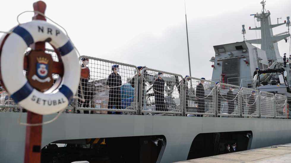 O Navio Patrulha Oceânico "Setúbal" inicia uma missão no âmbito da cooperação no domínio da defesa, diplomacia naval e apoio à política externa do Estado, inserida na iniciativa Mar Aberto 2021, tendo partido a 01 de março da base naval do Alfeite em Almada. TIAGO PETINGA/LUSA