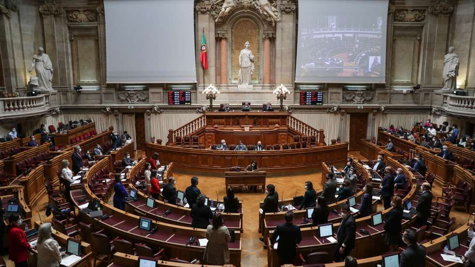 Deputados aprovam o pedido de autorização de renovação do Estado de Emergência na Assembleia da Repúlica em Lisboa, 25 de março de 2021. TIAGO PETINGA/LUSA