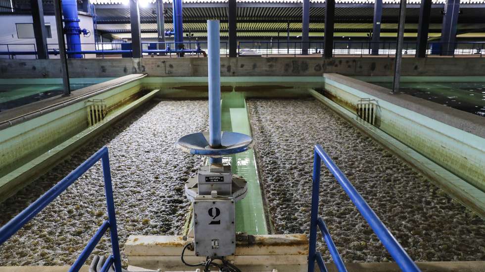 Estação de Tratamento de Águas (ETA), em Asseiceira, Tomar, 17 de março de 2021. A Estação de Tratamento de Águas (ETA) que fornece água a um terço dos portugueses vai em breve ser neutra em consumo de energia e ainda vai produzir hidrogénio verde, um projeto que deve “orgulhar o país". (ACOMPANHA TEXTO DA LUSA DO DIA 05 DE ABRIL DE 2021). JOÃO RELVAS/LUSA