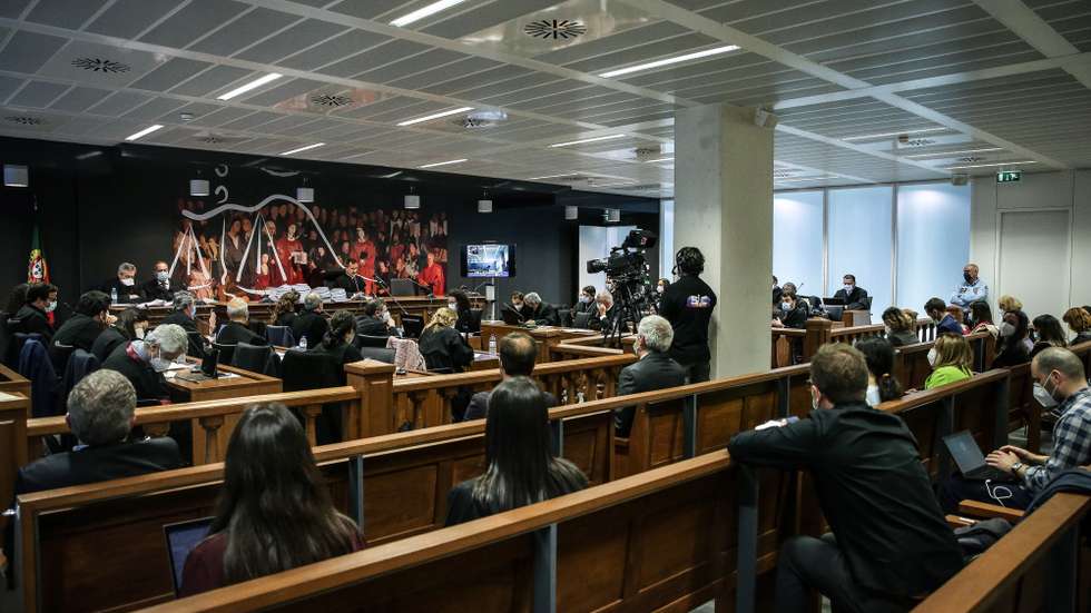 The juge Ivo Rosa reads the instructional decision of the high-profile corruption case known as Operation Marques, at the Justice Campus in Lisbon, Portugal, 09 April 2021. Operation Marques has 28 defendants - 19 people and 9 companies - including former Prime Minister Jose Socrates, banker Ricardo Salgado, businessman and friend of Socrates Carlos Santos Silva, and senior executives of Portugal Telecom, and is related to crimes of active and passive corruption, money laundering, document forgery, and tax fraud.  MARIO CRUZ/POOL/LUSA