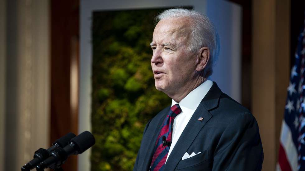 epa09152596 President Joe Biden speaks during a virtual international Leaders Summit on Climate, in the East Room of the White House, in Washington, DC, USA, 22 April 2021. Biden announced plans to reduce the US gas emmission by 50 percent by the year 2030. The meeting is intended to underline the urgency and economic benefits of stronger climate action on the road to the United Nations Climate Change Conference (COP26) in Glasgow in November 2021. Around 40 international leaders attend the summit.  EPA/AL DRAGO / POOL MANDATORY CREDIT - AL DRAGO