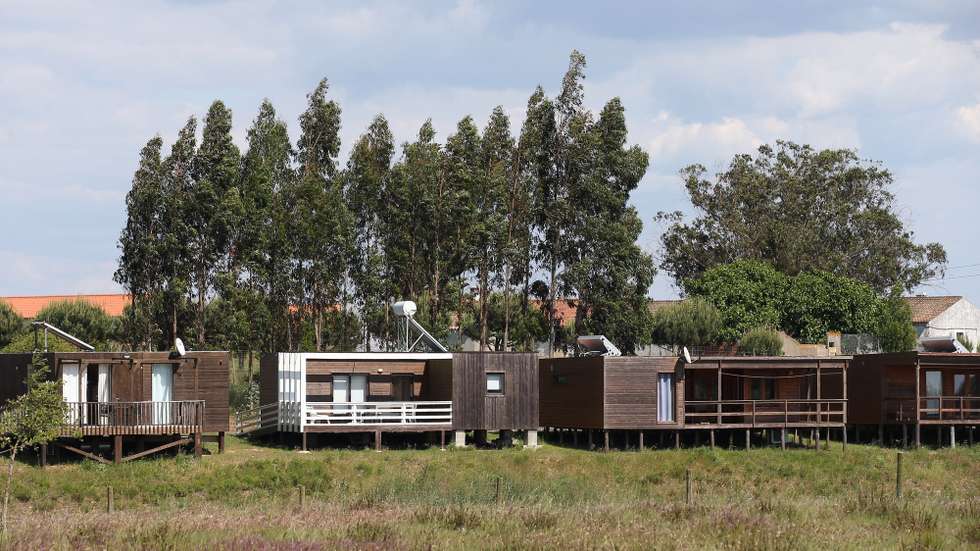 Casas no Zmar Eco Experience, complexo turistico alvo de requisição civíl pelo Governo para acolher pessoas que necessitem de isolamento profilático devido à covid-19, Odemira, 03 de maio de 2021. NUNO VEIGA/LUSA