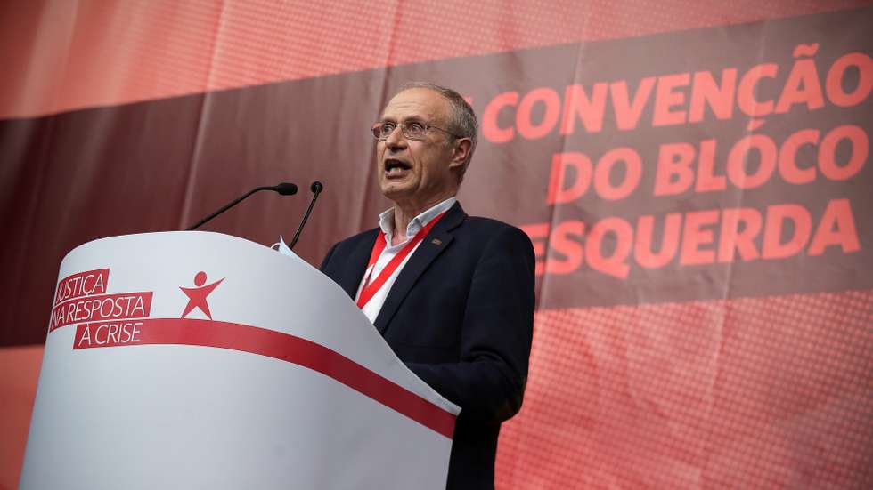 O fundador e ex-coordenador do Bloco de Esquerda (BE), Francisco Loucâ, intervém durante a XII Convenção Nacional do Bloco de Esquerda, realizada no Pavilhão de congressos e desportos, Matosinhos, 22 de maio de 2021. MANUEL FERNANDO ARAUJO/LUSA