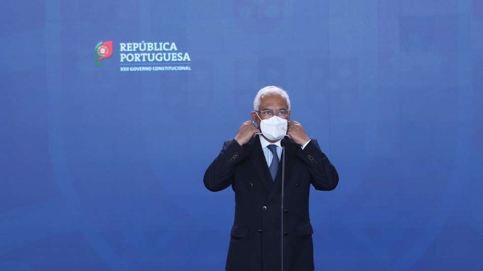 O primeiro-ministro, António Costa, prepara-se para falar aos jornalistas após o Conselho de Segurança das Nações Unidas ter anunciado a recondução de António Guterres para o segundo mandato como secretário-geral da ONU, no Centro Cultural de Belém, em Lisboa, 08 de junho de 2021. "O Conselho de Segurança das Nações Unidas acaba de aprovar por unanimidade uma recomendação para a recondução do engenheiro António Guterres num novo mandato de secretário-geral das Nações Unidas", declarou o líder do executivo português. ANTÓNIO PEDRO SANTOS/LUSA