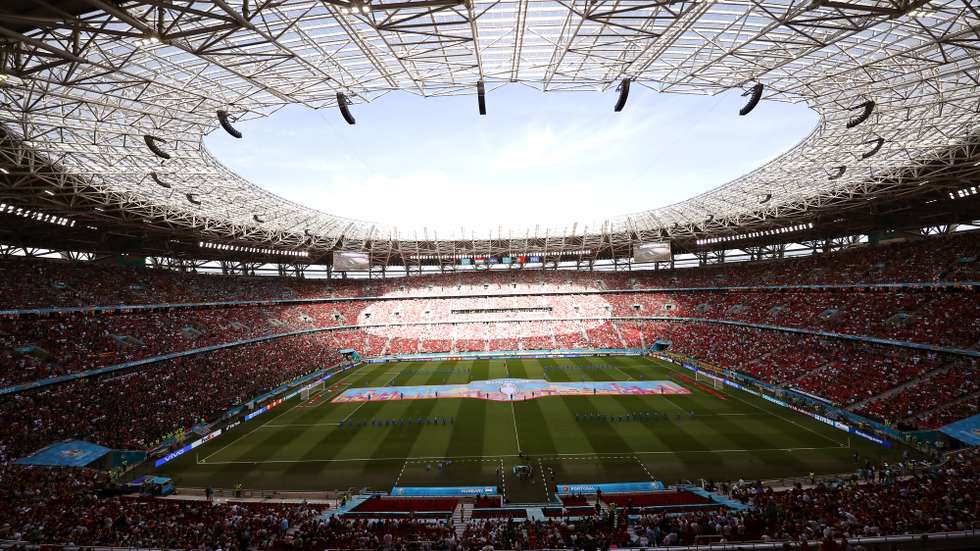 epa09273474 General view of the Puskas Arena prior to the UEFA EURO 2020 group F preliminary round soccer match between Hungary and Portugal in Budapest, Hungary, 15 June 2021.  EPA/Laszlo Balogh / POOL (RESTRICTIONS: For editorial news reporting purposes only. Images must appear as still images and must not emulate match action video footage. Photographs published in online publications shall have an interval of at least 20 seconds between the posting.)