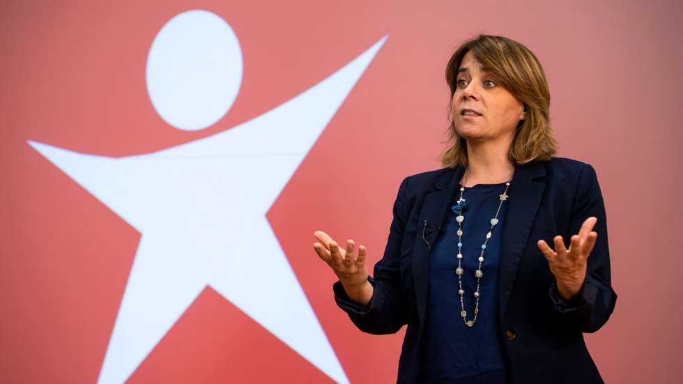 A coordenadora do Bloco de Esquerda (BE), Catarina Martins, durante uma conferência de imprensa para presentação de propostas para conter avanço pandemia da covid-19 na Área Metropolitana de Lisboa (AML), na sede nacional do Bloco de Esquerda, em Lisboa, 26 de junho de 2021. JOSÉ SENA GOULÃO/LUSA