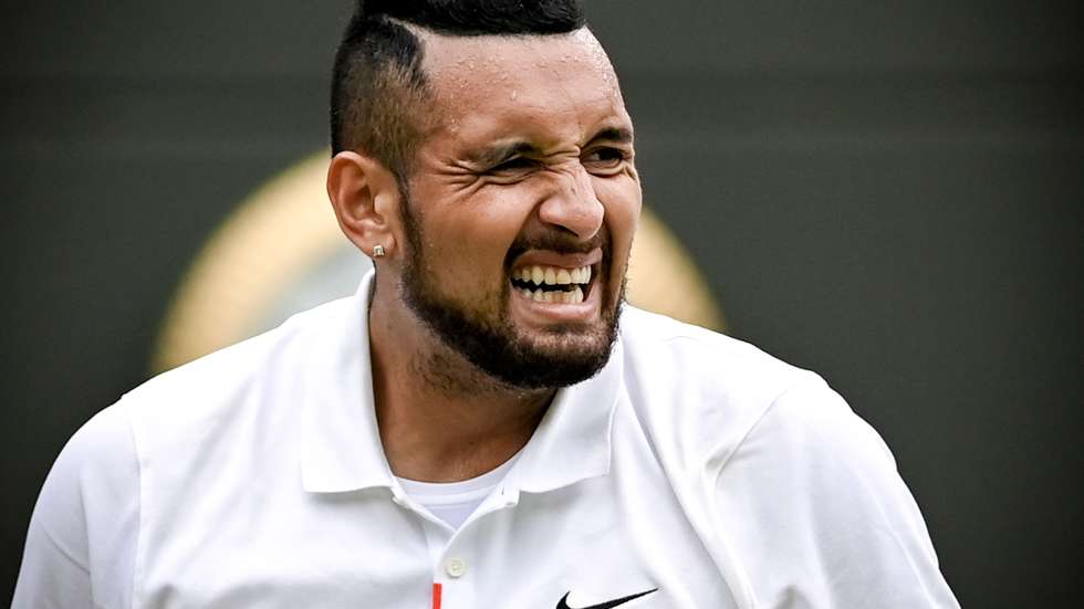 epa09320400 Nick Kyrgios of Australia reacts during the 3rd round match against Felix Auger-Aliassime of Canada at the Wimbledon Championships, in Wimbledon, Britain, 03 July 2021.  EPA/NEIL HALL   EDITORIAL USE ONLY