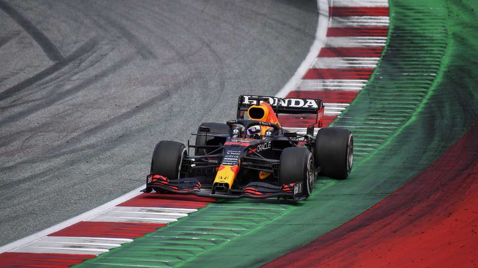 epa09322266 Dutch Formula One driver Max Verstappen of Red Bull Racing in action during the Formula One Grand Prix of Austria at the Red Bull Ring in Spielberg, Austria, 04 July 2021.  EPA/CHRISTIAN BRUNA