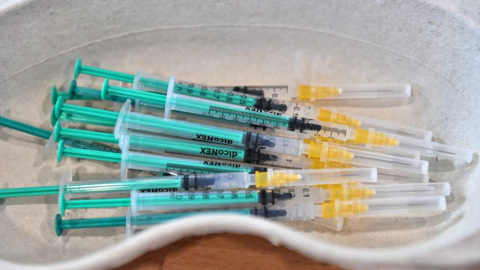epa09240883 A view of a tray containing syringes at a COVID-19 vaccination point for Wroclaw students at High School No. 5 in Wroclaw, Poland, 01 June 2021. At the center, which opened by the University Clinical Hospital on the occasion of Children's Day, high school students can receive the first dose of COVID-19 vaccine. The organizers plan to vaccinate over 700 students on the day.  EPA/MACIEJ KULCZYNSKI POLAND OUT
