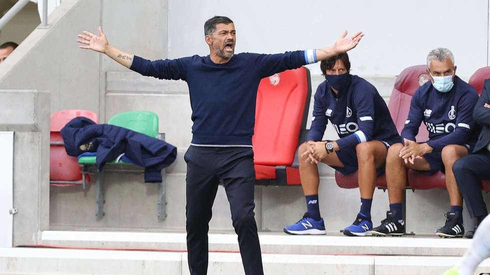 FC Porto's head coach Sergio Conceicao (L) reacts during the Portuguese First League soccer match between Maritimo and FC Porto at Maritimo's stadium in Funchal, Madeira Island, Portugal, 22 August 2021. HOMEM DE GOUVEIA/LUSA