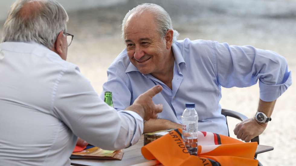 O presidente do Partido Social Democrata (PSD), Rui Rio, durante uma ação de campanha âmbito da campanha para as eleições autárquicas, em Castelo Branco, 15 de setembro de 2021. No próximo dia 26 de setembro mais de 9,3 milhões eleitores podem votar nas eleições Autárquicas, para eleger os seus representantes locais. JOSÉ COELHO/LUSA