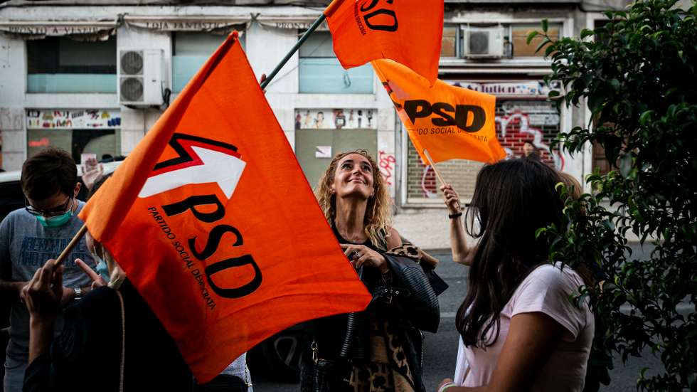 Presidente da distrital do PSD desafiou os autarcas socialistas reeleitos e eleitos a "terem a coragem de enfrentar as populações"