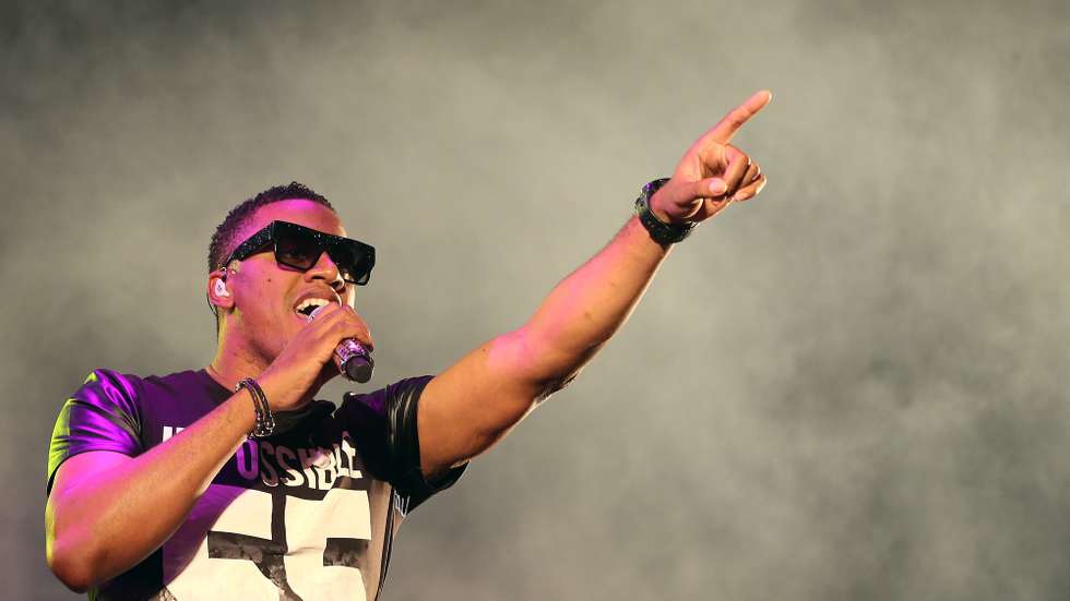 Angola&#039;s singer Anselmo Ralph during his performance on the last day of the festival &quot;Sol da Caparica&quot; 16th august 2014 in Almada. TIAGO PETINGA/LUSA