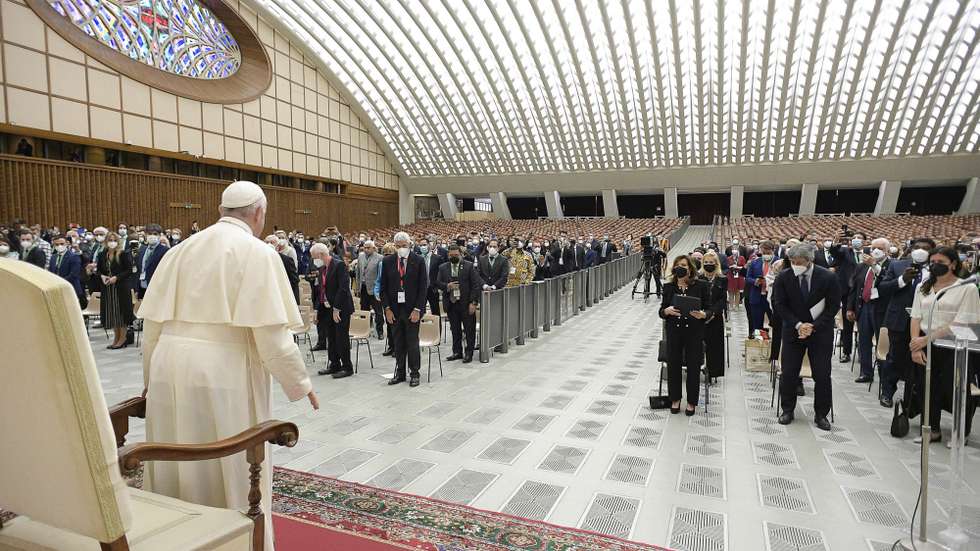 epa09514904 A handout picture provided by the Vatican Media shows Pope Francis giving audience to the participants in the Italian interparliamentary meeting in preparation of the Cop26, in Paul VI Hall, Vatican City, 09 October 2021.  EPA/VATICAN MEDIA HANDOUT  HANDOUT EDITORIAL USE ONLY/NO SALES