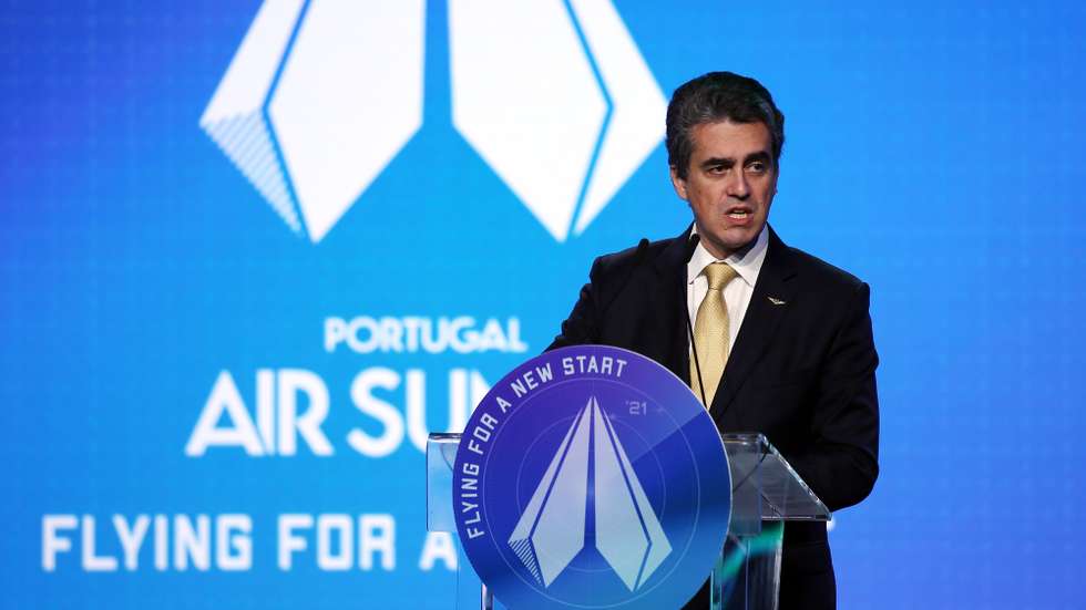 O presidente da Autoridade Nacional da Aviação Civil (ANAC), Luís Ribeiro, durante a sua intervenção na cimeira aeronáutica “Portugal Air Summit”. A quinta edição da Portugal Air Summit reúne mais de 200 oradores e tem como tema principal "Flying for a New Start". Ponte de Sor, 13  de outubro de 2021. NUNO VEIGA/LUSA