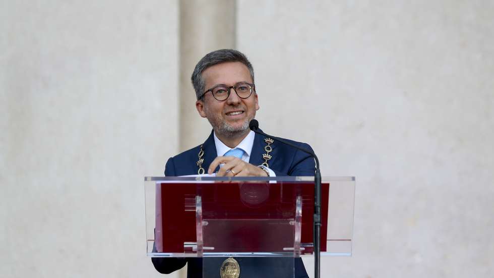 O novo presidente da Câmara Municipal de Lisboa, Carlos Moedas, intervém durante a cerimónia de instalação e posse do presidente e vereadores eleitos para a autarquia lisboeta, bem como dos deputados municipais eleitos para a Assembleia Municipal de Lisboa, realizada nos Paços do Concelho de Lisboa, 18 de outubro de 2021. ANTÓNIO COTRIM/LUSA
