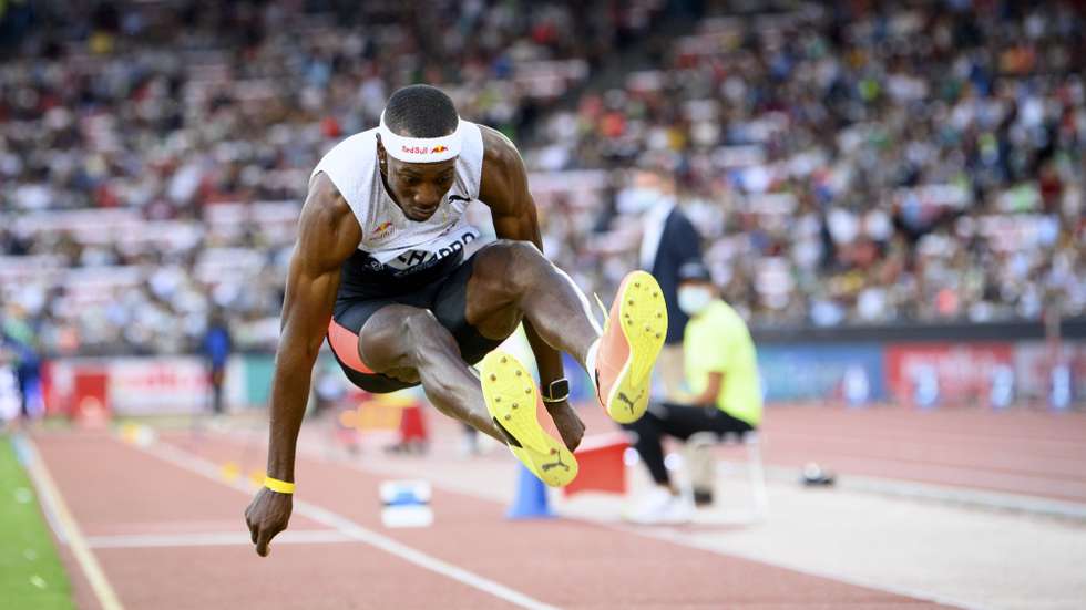 epa09457845 Pedro Pichardo of Portugal competes in the men's Triple Jump during the Weltklasse IAAF Diamond League international athletics meeting at the Letzigrund stadium in Zurich, Switzerland, 09 September 2021.  EPA/JEAN-CHRISTOPHE BOTT