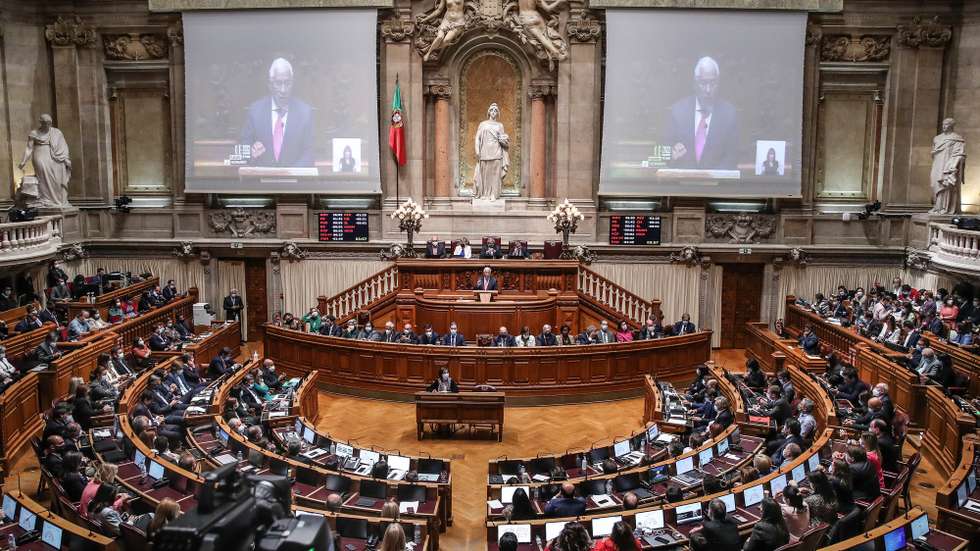 O primeiro-ministro, António Costa, participa no debate e votação da proposta de Orçamento do Estado para 2022 (OE2022), na Assembleia da República, em Lisboa, 27 de outubro de 2021. A proposta de Orçamento do Estado para 2022 entregue no parlamento prevê que a economia portuguesa cresça 4,8% em 2021 e 5,5% em 2022. MÁRIO CRUZ/LUSA
