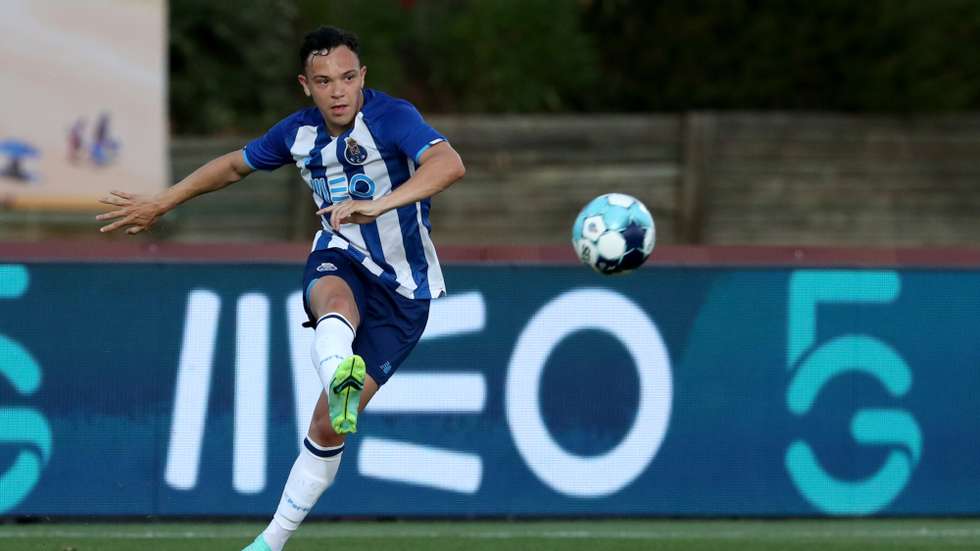 Pepê chegou como grande estrela do Grémio ao Dragão mas ainda não conseguiu assumir uma posição como titular
