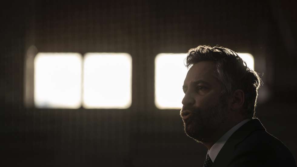 O ministro das Infraestruturas e da Habitação, Pedro Nuno Santos, durante o lançamento do concurso para aquisição de automotoras para a CP, em Guifões, Matosinhos, 14 de dezembro de 2021. A CP – Comboios de Portugal lança o concurso para aquisição de 117 automotoras. JOSÉ COELHO/LUSA