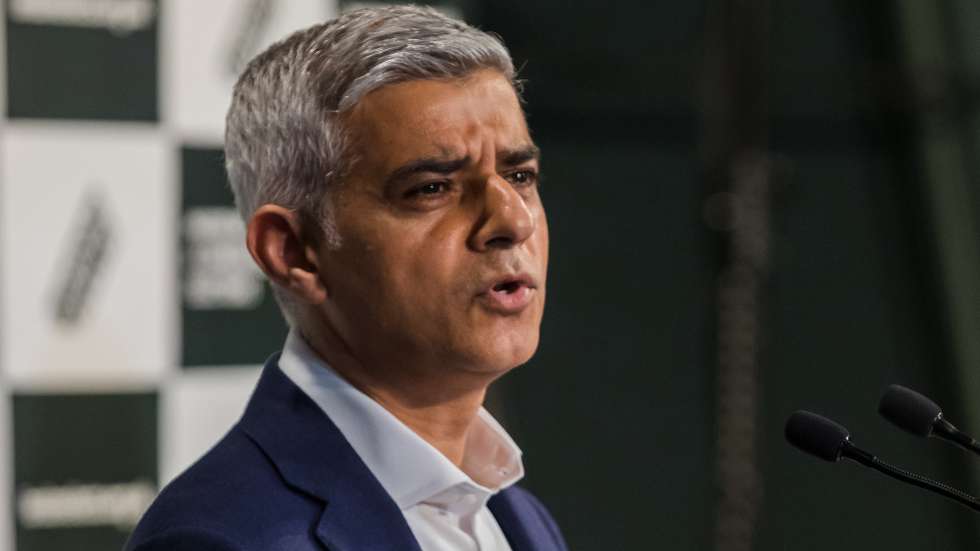 epa09186670 The Labour Party's mayoral candidate Sadiq Khan makes an acceptance speech after being declared the winner of the London Mayoral election at City Hall in London, Britain, 08 May 2021. Britons voted on 06 May 2021 in local and mayoral elections.  EPA/VICKIE FLORES