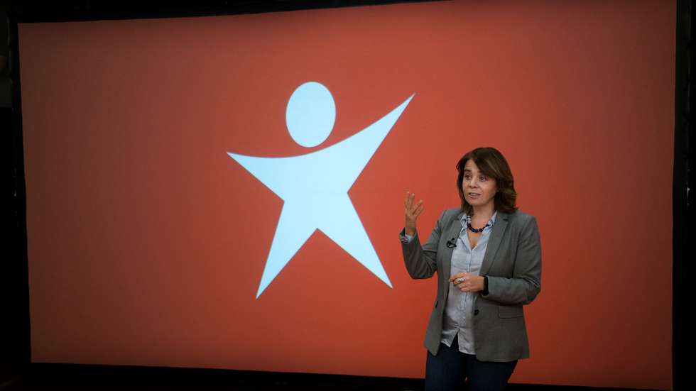 A coordenadora do Bloco de Esquerda (BE), Catarina Martins, fala aos jornalistas durante a conferência de imprensa para apresentação do programa eleitoral às eleições legislativas, na sede nacional do partido, em Lisboa, 21 de dezembro de 2021. MÁRIO CRUZ/LUSA