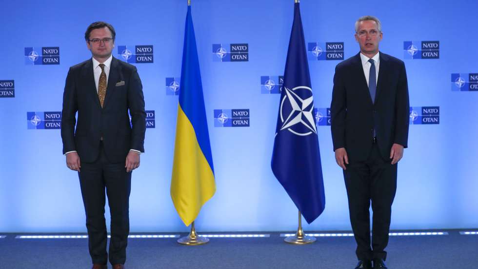 Jens Stoltenberg e Dmytro Kuleba