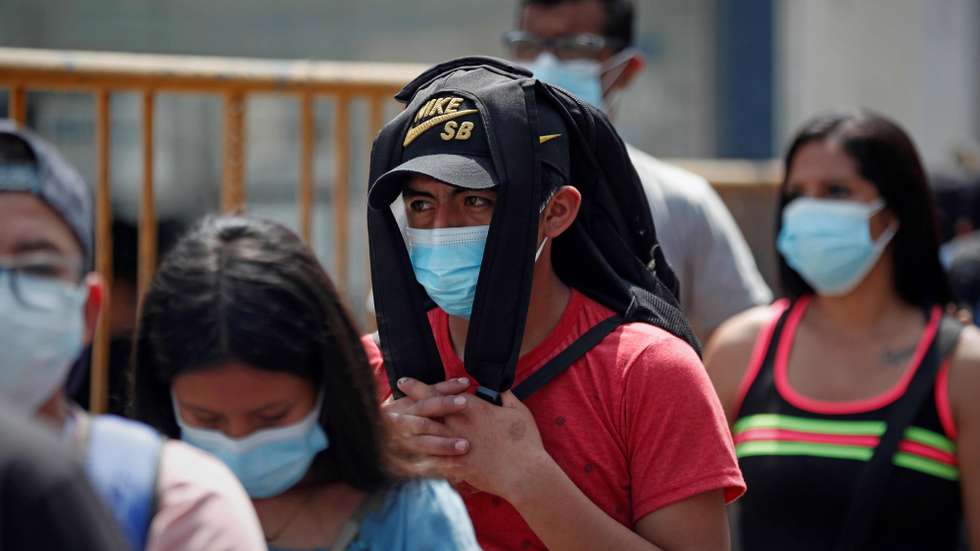 Long lines in Lima to undergo covid-19 tests due to the increase in cases EPA/Paolo Aguilar