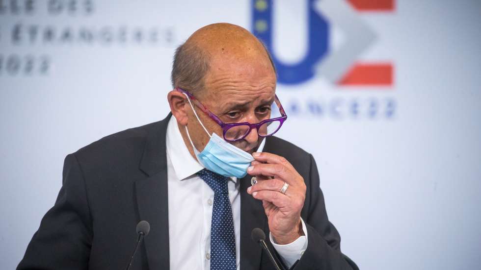 O ministro francês Jean-Yves Le Drian