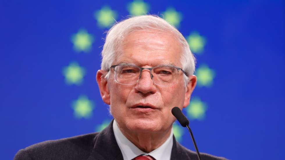 epa09708216 High Representative of the European Union for Foreign Affairs Josep Borrell during a press conference at the end of the EU Stabilisation and Association Council, in Brussels , Belgium, 25 January 2022. The EU and Serbia are holding a series of meetings, and the sixth one of the Stabilisation and Association Council with Serbia reviews the state of relations the two parties.  EPA/STEPHANIE LECOCQ