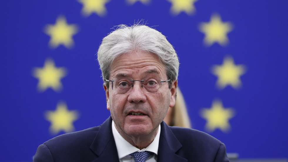 epa09756467 European Commissioner for Economy Paolo Gentiloni delivers a speech on the European Central Bank (ECB) annual report 2021, during plenary a session of the European Parliament in Strasbourg, France, 14 February 2022. The session of the European Parliament runs from 14 till 17 February.  EPA/JULIEN WARNAND