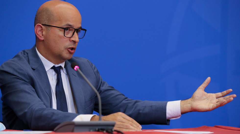 O ministro de Estado e das Finanças, João Leão, durante uma conferência de imprensa, sobre medidas de mitigação do aumento dos preços dos combustíveis, no Ministério das Finanças, em Lisboa, 4 de março de 2022. MANUEL DE ALMEIDA/LUSA