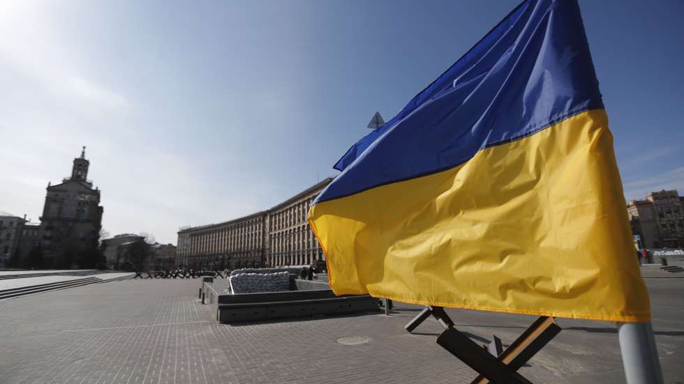 Uma bandeira da Ucrânia em Kiev, capital ucraniana. 11 de março de 2022