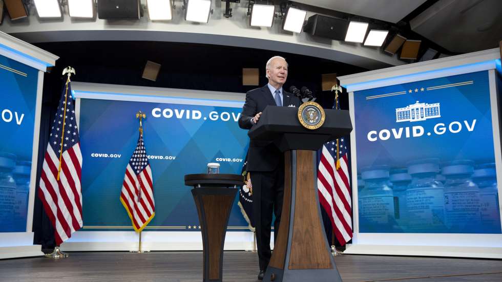 epa09860956 US President Joe Biden delivers remarks on Covid-19 before receiving a Pfizer Covid-19 booster shot in the Eisenhower Executive Office Building on the White House complex in Washington, DC, USA, 30 March 2022. The Food and Drug Administration has authorized a second dose of either the Pfizer-BioNTech or Moderna shot for qualifying people fifty or older.  EPA/MICHAEL REYNOLDS