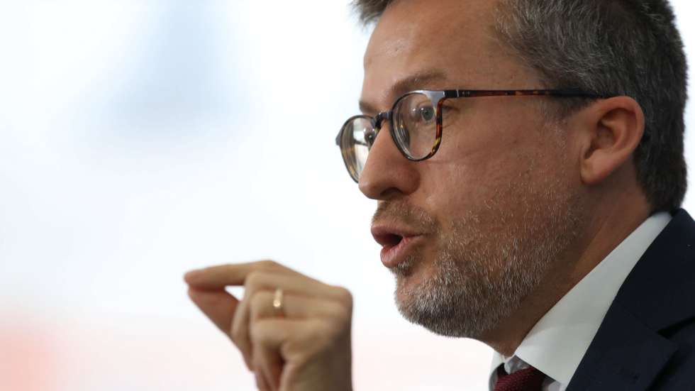 O presidente da Câmara Municipal de Lisboa, Carlos Moedas, usa da palavra durante a apresentação do projeto para a rega de parques e jardins da cidade com água+ (água reutilizada). Este projeto, que tem a sua materialização com a rega da zona norte do Parque das Nações e destaca a visão e o compromisso das duas entidades, é apresentado no Dia Mundial da Água, Lisboa, 22 março 2022.  ANDRÉ KOSTERS/LUSA