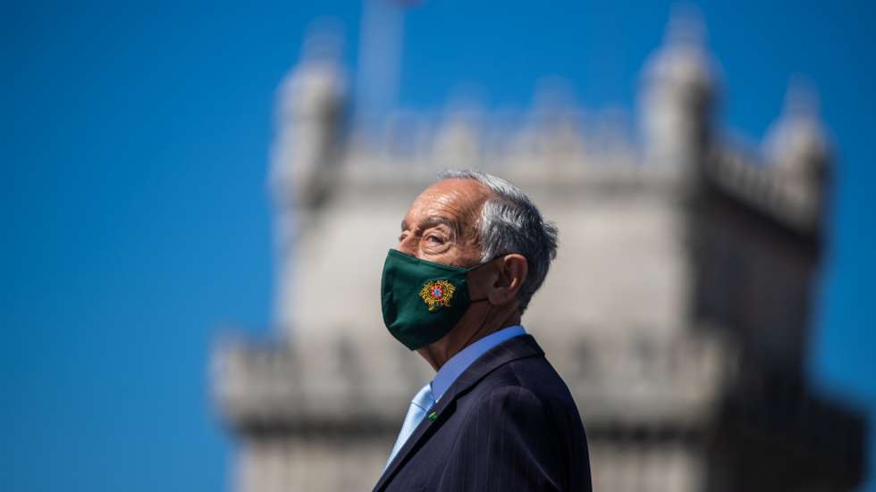 O Presidente da República, Marcelo Rebelo de Sousa, durante a cerimónia militar e desfile aeronaval das comemorações do 100.º aniversário da Travessia Aérea do Atlântico Sul, em Belém, Lisboa, 03 de abril de 2022, A 30 de março de 1922 deu-se início à primeira travessia aérea do Atlântico Sul, no hidroavião monomotor Fairey F III-D MkII – batizado ‘Lusitânia’ –, tendo como destino final o Rio de Janeiro, aonde Sacadura Cabral e Gago Coutinho chegaram em 17 de junho de 1922. JOSÉ SENA GOULÃO/LUSA