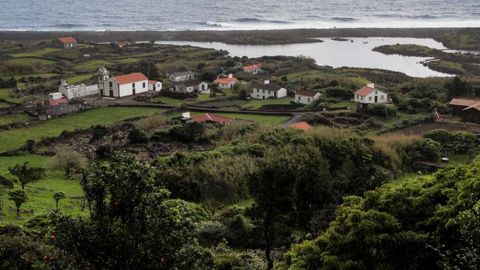 Vista geral da Fajã de Cubres, ilha de São Jorge, Açores, Portugal. TIAGO PETINGA/LUSA