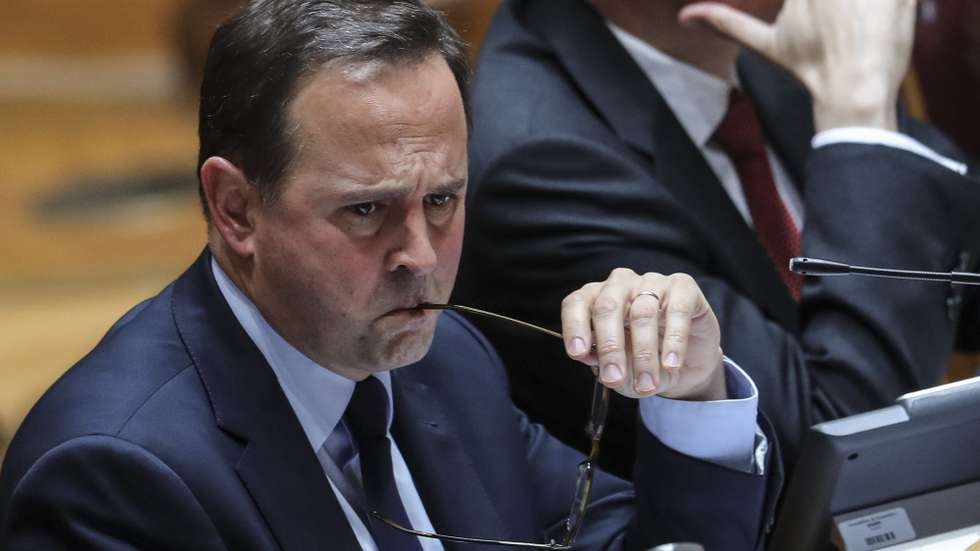 O ministro das Finanças,  Fernando Medina, é ouvido na Comissão de Orçamento e Finanças esta tarde na Assembleia da República em Lisboa, 26 de abril de 2022. MIGUEL A. LOPES/LUSA
