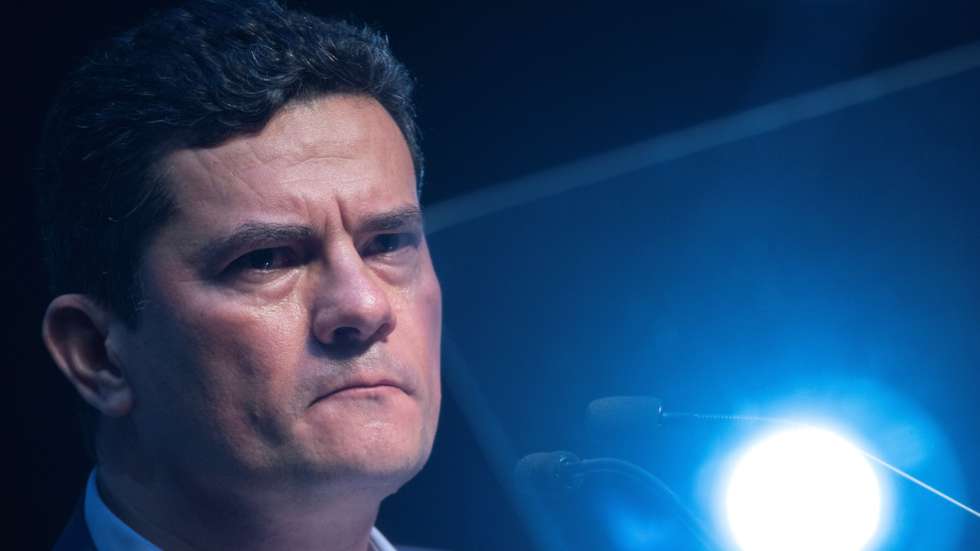 epa09574528 Former Brazilian judge Sergio Moro attends a meeting with supporters in Brasilia, Brazil 10 November 2021. Former Brazilian judge Sergio Moro, who imprisoned Luiz Inacio Lula da Silva and later became President Jair Bolsonaro&#039;s minister, joined the Podemos party on 10 November that hailed him as a possible presidential candidate for 2022.  EPA/Joedson Alves