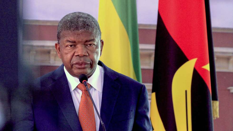 O Presidente da República de Angola, João Lourenço, intervém durante uma conferência de imprensa conjunta com o seu homólogo de São Tomé e Príncipe, Carlos Manuel Vila Nova (ausente da fotografia), no palacio presidencial, Luanda, Angola, 9 de maio de 2022. AMPE ROGÉRIO/LUSA