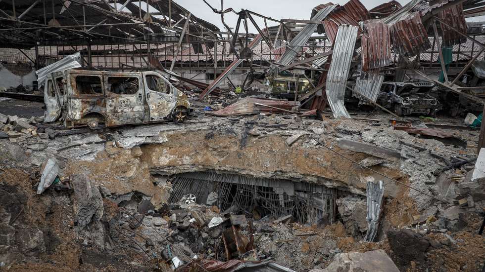 epaselect epa09955618 A picture taken during a visit to Mariupol organised by the Russian military shows a destroyed Ukrainian troops position on the territory of the Ilyich Iron and Steel Works in Mariupol, Ukraine, 18 May 2022. Ilyich Iron and Steel Works of Mariupol is the largest European producer of cold-rolled and galvanized plates. On 24 February, Russian troops invaded Ukrainian territory starting a conflict that has provoked destruction and a humanitarian crisis. According to the UNHCR, more than 6.3 million refugees have fled Ukraine, and a further 7.7 million people have been displaced internally within Ukraine since.  EPA/SERGEI ILNITSKY