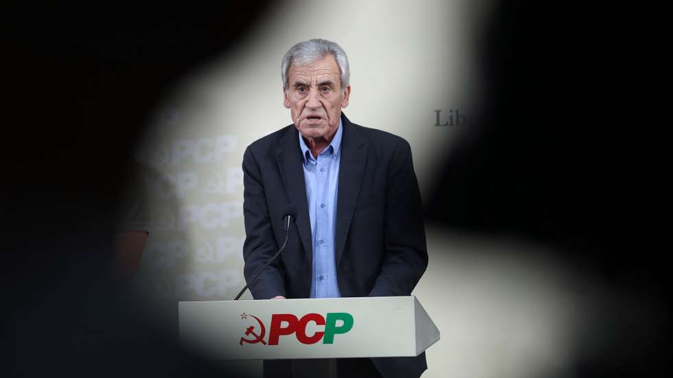 O secretário-geral do Partido Comunista Português (PCP), Jerónimo de Sousa, apresenta as principais conclusões da reunião do Comité Central do PCP, em Lisboa, 07 de junho de 2022. ANTÓNIO PEDRO SANTOS/LUSA