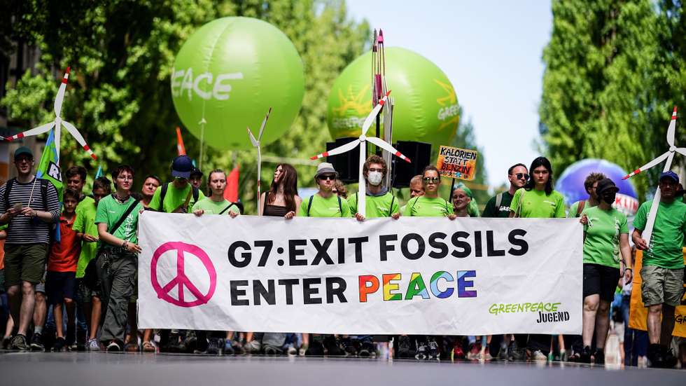 epa10033451 Protesters gather for a demonstration related to the G7 Summit in Munich, Germany, 25 June 2022. Germany is hosting the G7 summit at Elmau Castle near Garmisch-Partenkirchen from 26 to 28 June 2022.  EPA/CLEMENS BILAN